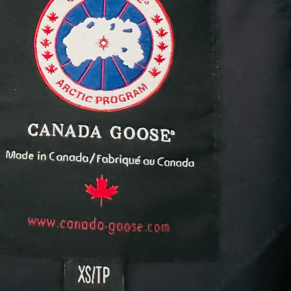 Canada Goose black parka coat - Picture 11 of 14